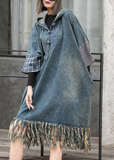 Vestido vaquero con borlas y retazos de estilo urbano, con capucha y mangas murciélago